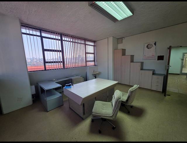 100M² OFFICE TO LET IN DURBAN CENTRAL